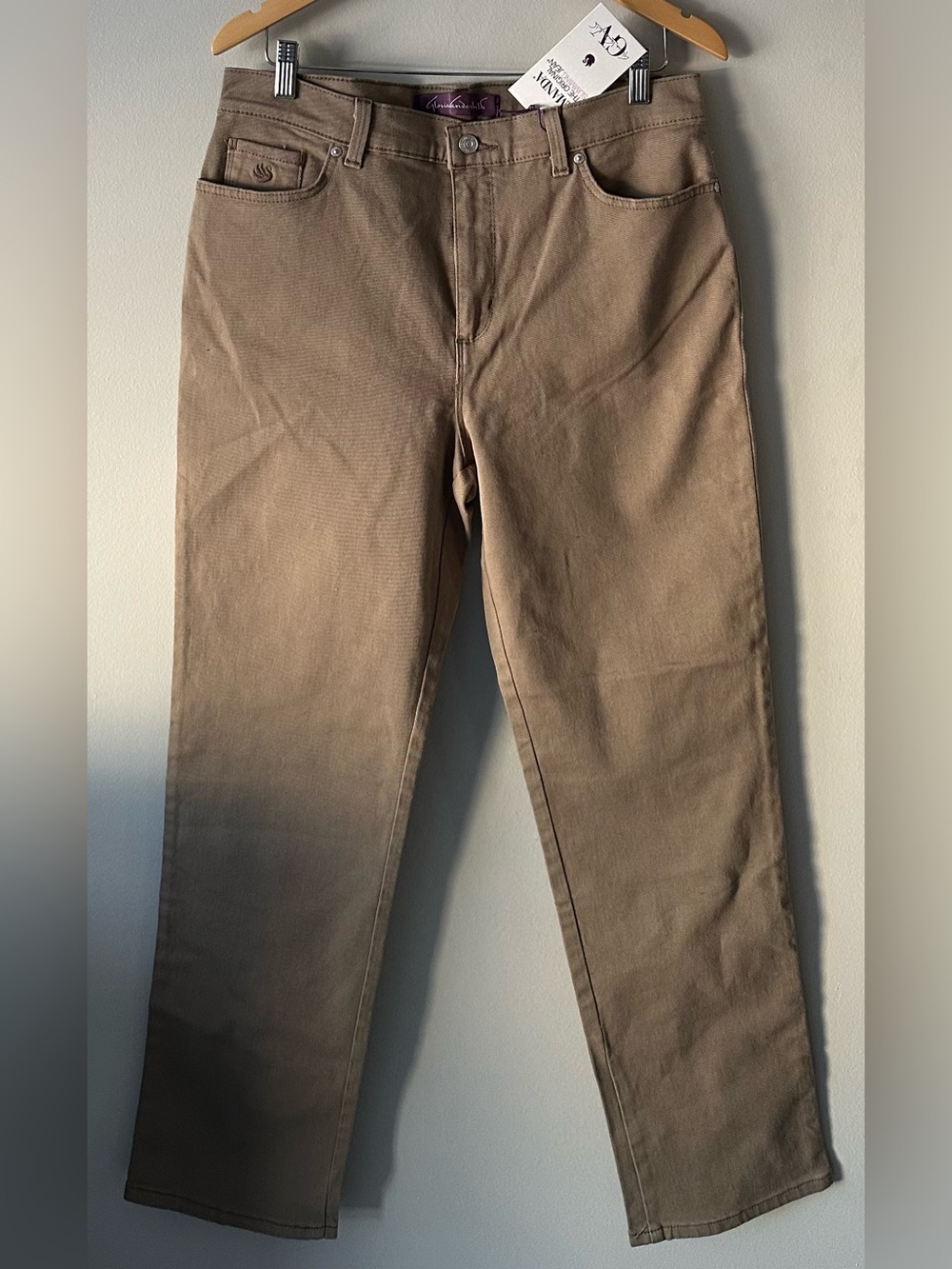 NWT Gloria Vanderbilt Amanda 14 average slimming Jean